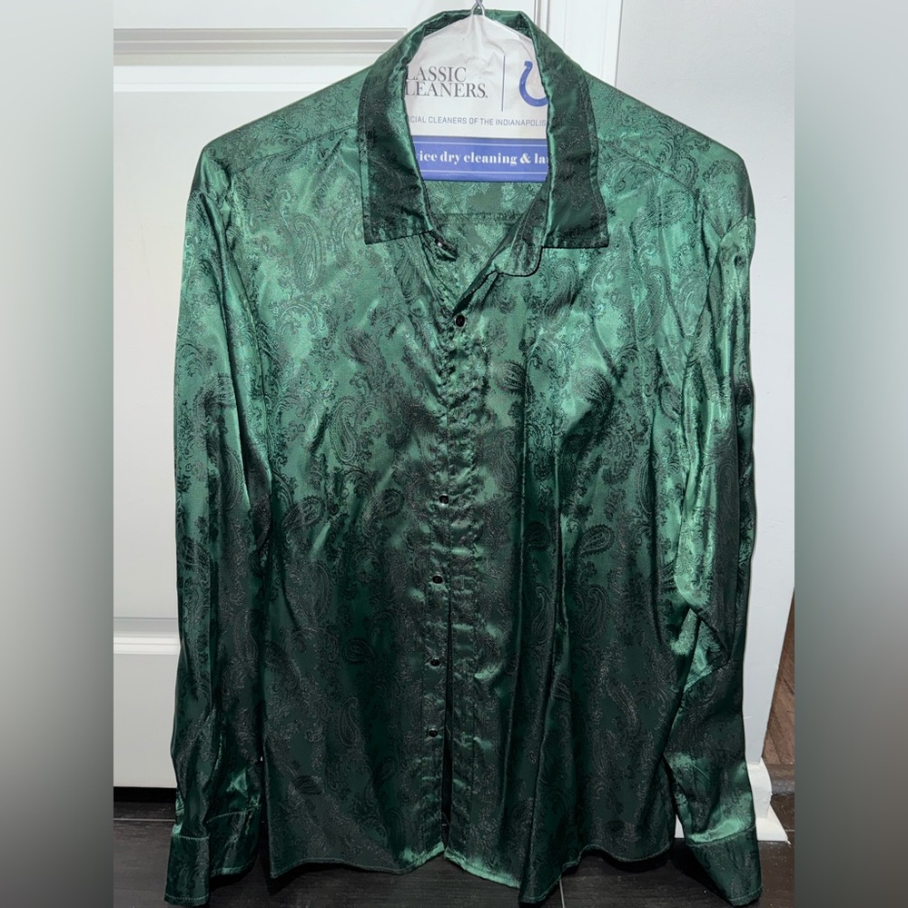 Silky Emerald Paisley Dress Shirt - Unbranded